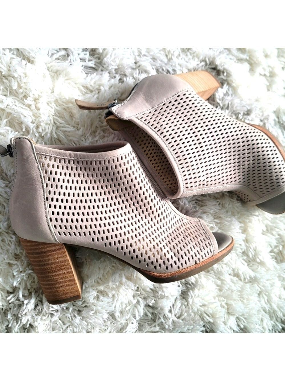 Geox Espira Cali 1 Bootie in Grey 37